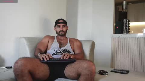 Snapshot of tarek_dan chatting on 30, 9, 2025 Tarek online show from 30, 9, 2025