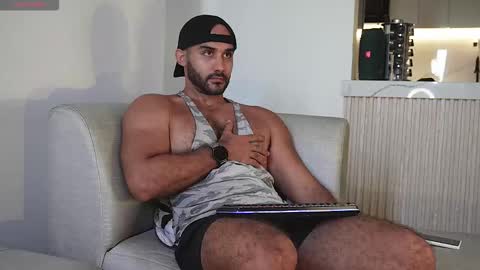 Snapshot of tarek_dan chatting on 8, 10, 2025 Tarek online show from 8, 10, 2025