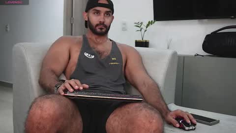 Snapshot of tarek_dan chatting on 28, 10, 2025 Tarek online show from 28, 10, 2025