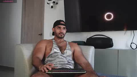 Snapshot of tarek_dan chatting on 7, 11, 2025 Tarek online show from 7, 11, 2025