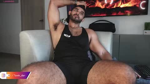 Snapshot of tarek_dan chatting on 21, 11, 2025 Tarek online show from 21, 11, 2025