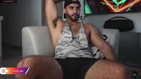 Snapshot of tarek_dan chatting on 1, 12, 2025 Tarek online show from 1, 12, 2025