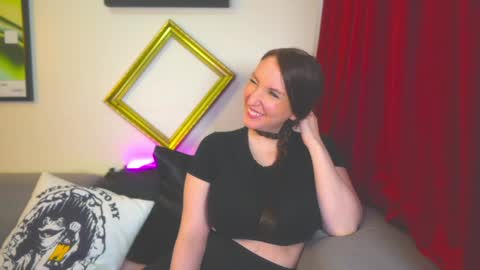 Vivian  Clark online show from 23, 11, 2025