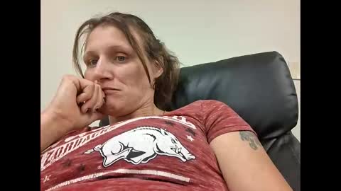 tastypeach6989 online show from 8, 4, 2026