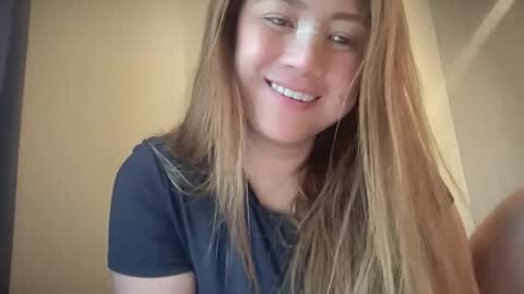 Snapshot of tastyzhamae chatting on 8, 11, 2025 Mae online show from 8, 11, 2025