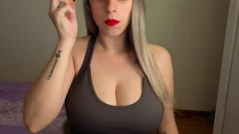 Snapshot of tateisblonde chatting on 6, 7, 2026 tateisblonde online show from 6, 7, 2026