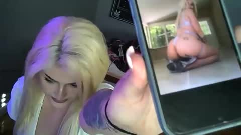 Snapshot of taterthawt chatting on 15, 4, 2026 Riley Jade online show from 15, 4, 2026