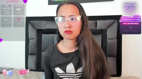 Snapshot of tatiana_valencia chatting on 17, 12, 2024 Tati online show from 17, 12, 2024