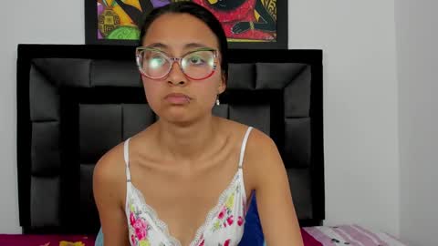 Snapshot of tatiana_valencia chatting on 2, 1, 2025 Tati online show from 2, 1, 2025