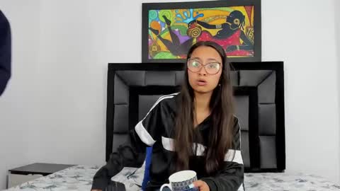 Snapshot of tatiana_valencia chatting on 6, 1, 2025 Tati online show from 6, 1, 2025