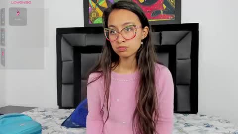 Snapshot of tatiana_valencia chatting on 7, 1, 2025 Tati online show from 7, 1, 2025