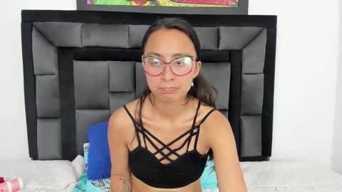 Snapshot of tatiana_valencia chatting on 24, 1, 2025 Tati online show from 24, 1, 2025