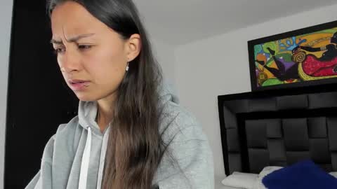 Snapshot of tatiana_valencia chatting on 4, 3, 2025 Tati online show from 4, 3, 2025