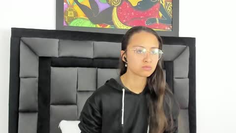 Snapshot of tatiana_valencia chatting on 8, 3, 2025 Tati online show from 8, 3, 2025