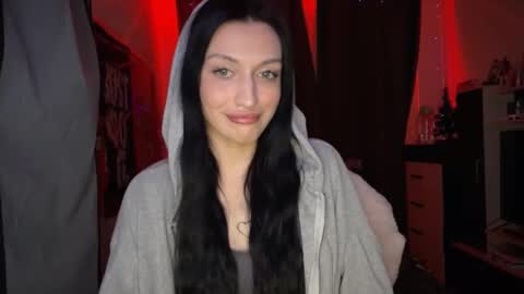 Snapshot of tatika_williams chatting on 16, 12, 2025 tatika_williams online show from 16, 12, 2025