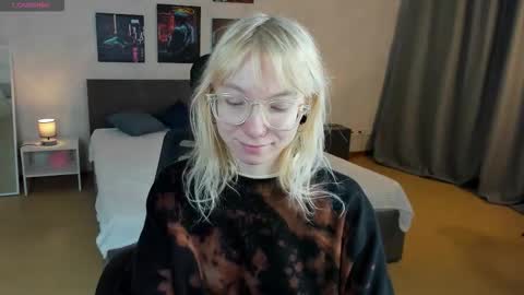 Snapshot of tattoo_artbaby chatting on 4, 12, 2025 tattoo_artbaby online show from 4, 12, 2025