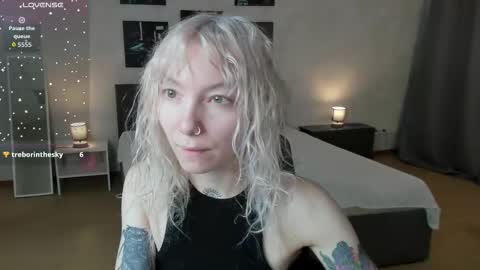 Snapshot of tattoo_artbaby chatting on 5, 12, 2025 tattoo_artbaby online show from 5, 12, 2025