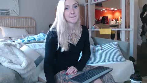 tattoobbgirl online show from 12, 2, 2025