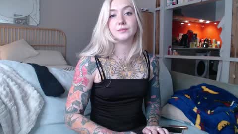 tattoobbgirl online show from 20, 2, 2025