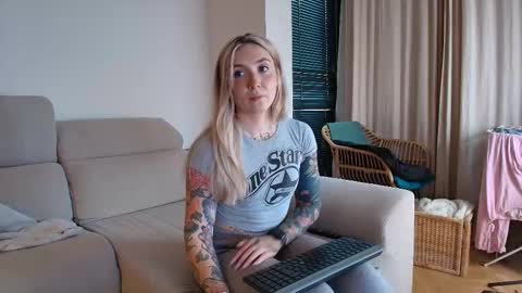 tattoobbgirl online show from 17, 1, 2026