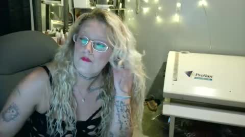 Snapshot of tattooeddirtyteacher chatting on 2, 1, 2025 Lisa Lovely online show from 2, 1, 2025