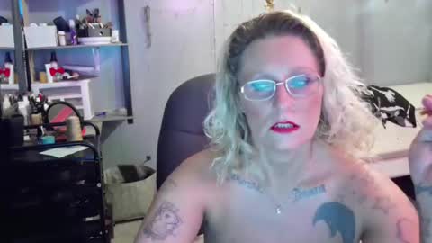 Snapshot of tattooeddirtyteacher chatting on 22, 1, 2025 Lisa Lovely online show from 22, 1, 2025