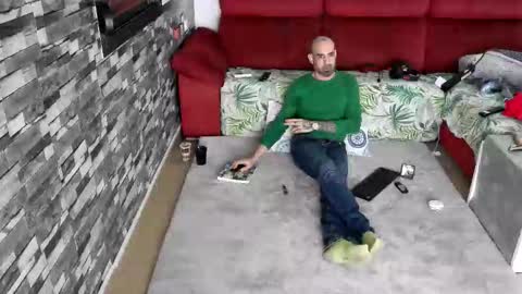 Snapshot of tatuadorhotxxx chatting on 20, 12, 2025 Tatuado20cm online show from 20, 12, 2025