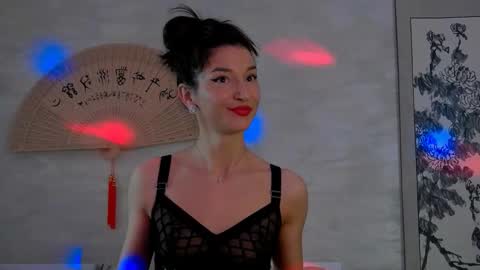 TayaKayan online show from 4, 4, 2026