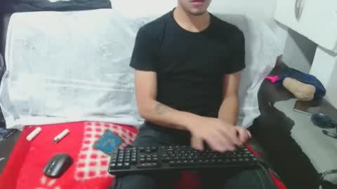 Snapshot of tayler_and_alina chatting on 15, 1, 2025 MARCELO MILK online show from 15, 1, 2025
