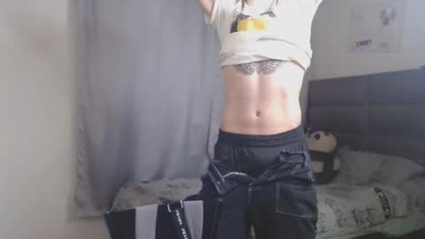 Snapshot of tayler_and_alina chatting on 25, 2, 2025 MARCELO MILK online show from 25, 2, 2025