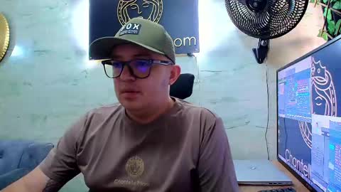 Snapshot of tayler_colins_1 chatting on 30, 4, 2026 online show from 30, 4, 2026