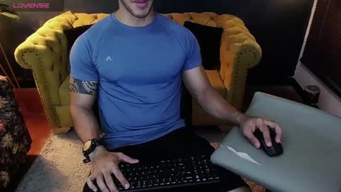 Snapshot of tayler_luke chatting on 3, 12, 2025 Tayler online show from 3, 12, 2025