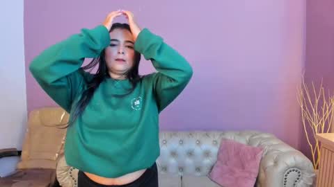 Snapshot of taylor_bennet chatting on 13, 9, 2025 Taylor Bennet online show from 13, 9, 2025