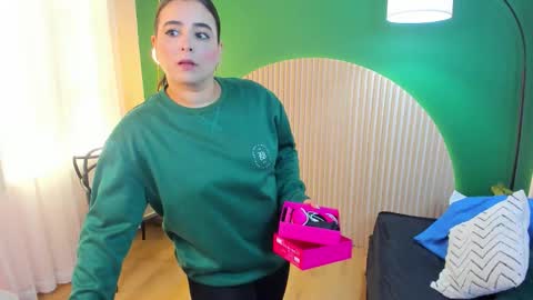 Snapshot of taylor_bennet chatting on 24, 9, 2025 Taylor Bennet online show from 24, 9, 2025