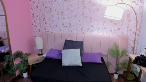 Snapshot of taylor_bennet chatting on 5, 10, 2025 Taylor Bennet online show from 5, 10, 2025