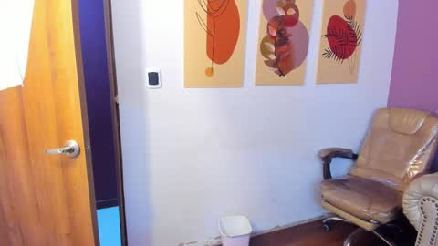 Snapshot of taylor_bennet chatting on 6, 10, 2025 Taylor Bennet online show from 6, 10, 2025