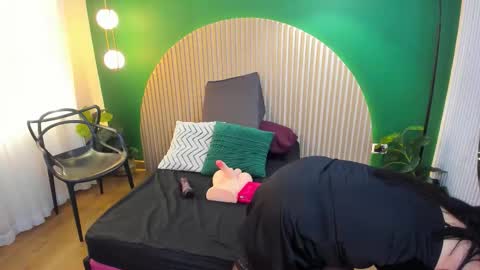 Snapshot of taylor_bennet chatting on 7, 10, 2025 Taylor Bennet online show from 7, 10, 2025