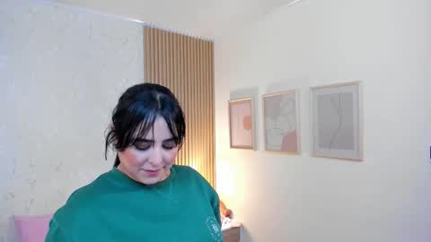 Snapshot of taylor_bennet chatting on 4, 11, 2025 Taylor Bennet online show from 4, 11, 2025