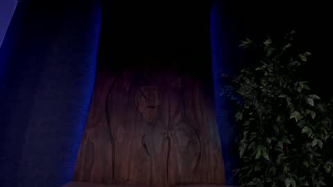 Taylor  Help me to get 100 thumbs up online show from 7, 12, 2024