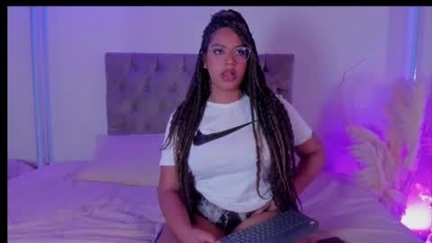 Snapshot of taylor_sexyy chatting on 19, 10, 2025 Taylor  online show from 19, 10, 2025