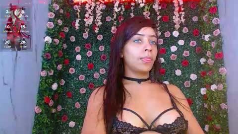 Snapshot of taylor_sophie chatting on 11, 11, 2025 Taylor online show from 11, 11, 2025