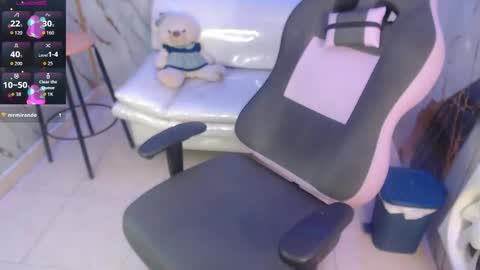 Snapshot of taylor_sophie chatting on 17, 12, 2025 Taylor online show from 17, 12, 2025