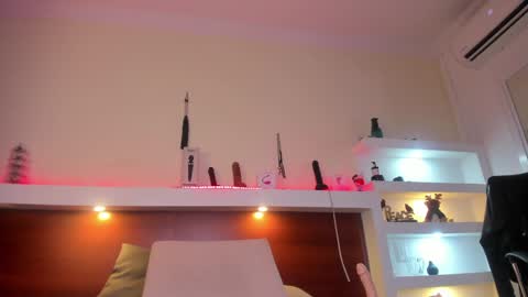 Taylor online show from 16, 1, 2025