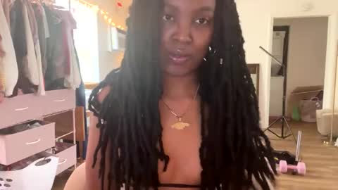 Snapshot of taylorsosweets chatting on 11, 4, 2026 Taylor online show from 11, 4, 2026