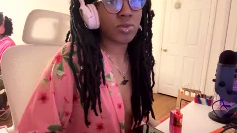 Snapshot of taylorsosweets chatting on 4, 5, 2026 Taylor online show from 4, 5, 2026