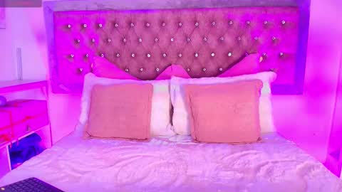 Snapshot of tayzon_foxxx chatting on 6, 1, 2026 Sofia online show from 6, 1, 2026