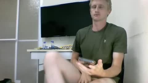 Snapshot of tcute0 chatting on 4, 10, 2025 tcute0 online show from 4, 10, 2025