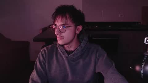 Teo independent model online show from 9, 1, 2026