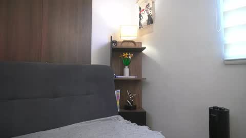 Snapshot of te_para_dos chatting on 11, 4, 2026 Leo and Luna online show from 11, 4, 2026