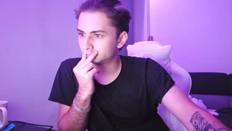 Snapshot of teasenova chatting on 9, 11, 2025 Vlad online show from 9, 11, 2025